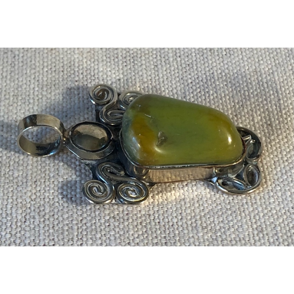 Vintage Green Turquoise & Tibetan Silver Tone Pendant - Picture 5 of 9